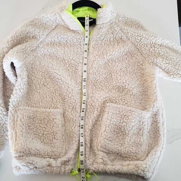 Fashion Nova Medium Sherpa faux wool jacket Off white with neon zipper - Picture 9 of 12